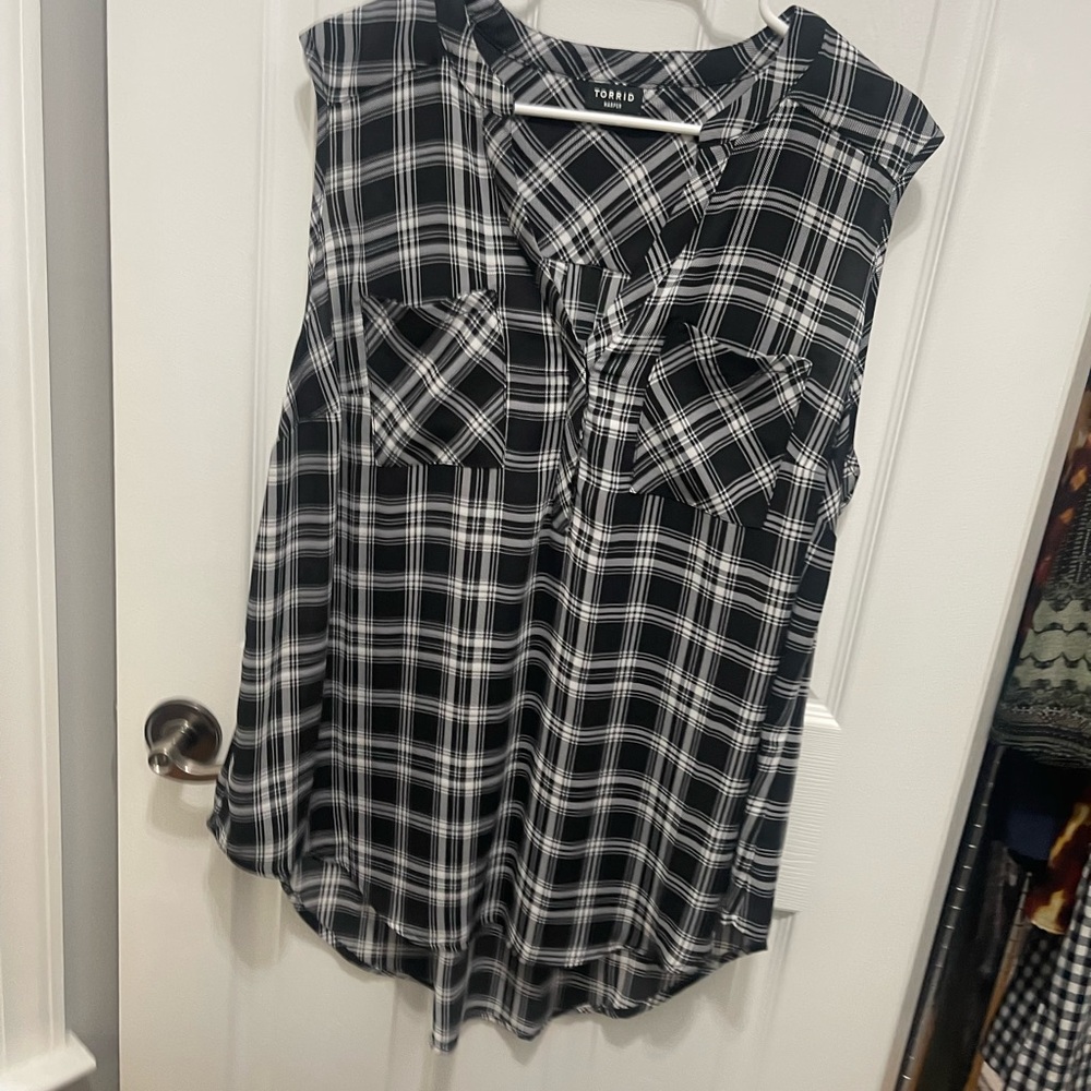 Torrid Harper Black and White Checkered Blouse - Picture 3 of 15